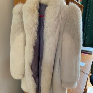 Elegant White Fur Arctic Fox and mink Coat